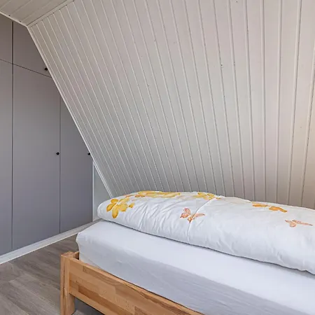 Haus-freesenrast *