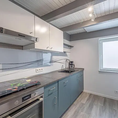 Haus-freesenrast Nyaraló *